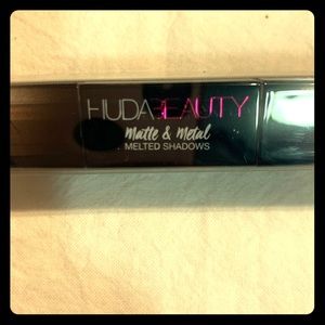 Matte & Metal liquid Eye Shawdow